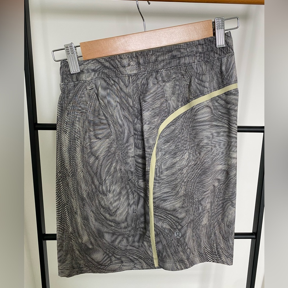 Lululemon Athletica Gray Sage, Patterned, Athletic Shorts with Yellow Trim